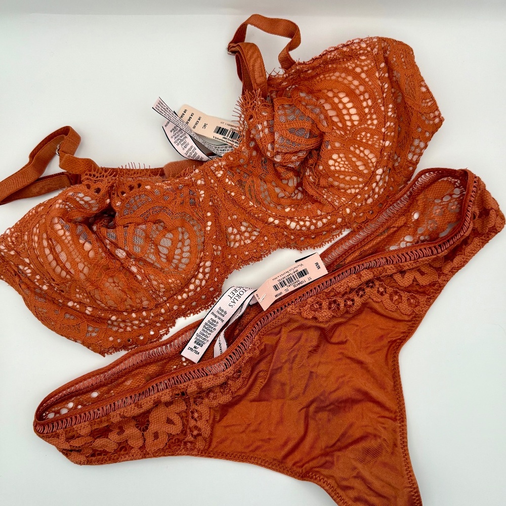 NWT Victoria’s Secret Sexy Lacy Orange Bra/Thong Set 34C